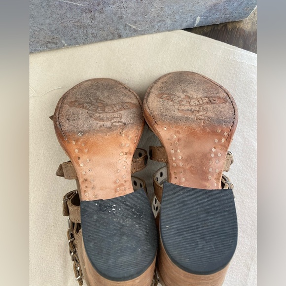 Freebird by Steven Cassandra Heeled Strappy Sandals Distressed Leather W6 Boho - Picture 10 of 15